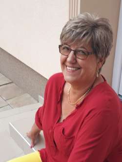 Ibolya, 63 �ves t�rskeres� n�, Lajosmizse