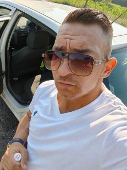 L�ck�, 32 �ves t�rskeres� f�rfi, Sopron