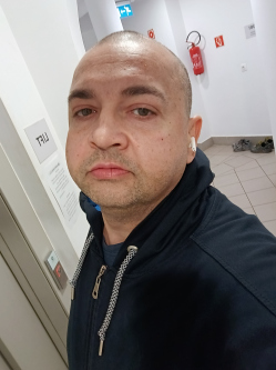 Robi, 44 �ves t�rskeres� f�rfi, Balmaz�jv�ros