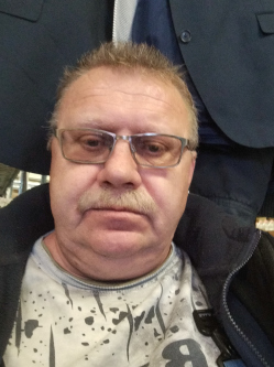 Zolt�n, 58 �ves t�rskeres� f�rfi, Szolnok