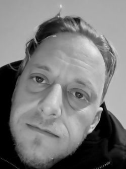Roland, 44 �ves t�rskeres� f�rfi, Isaszeg