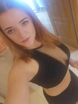 Marianna, 21 �ves t�rskeres� n�, Tatab�nya
