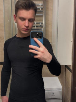 G�bor, 18 �ves t�rskeres� f�rfi, Szolnok