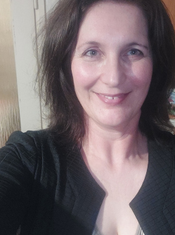 Zs�fia, 47 �ves t�rskeres� n�, K�thely