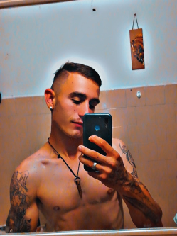Dávid, 22 éves társkereső férfi, Tápióság