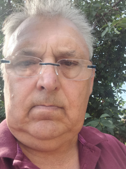 Andr�s, 65 �ves t�rskeres� f�rfi, T�pi�szele