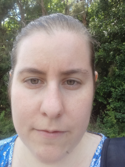 Edina, 32 �ves t�rskeres� n�, Eger