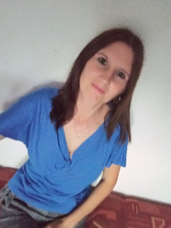 Reni, 37 �ves t�rskeres� n�, Domb�v�r