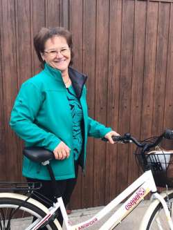 Roz�lia, 63 �ves t�rskeres� n�, Hajd�b�sz�rm�ny