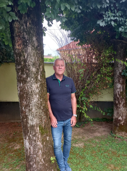 G�bor, 64 �ves t�rskeres� f�rfi, K�rmend