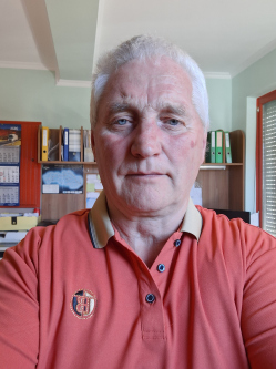Istv�n, 69 �ves t�rskeres� f�rfi, Kiskunmajsa
