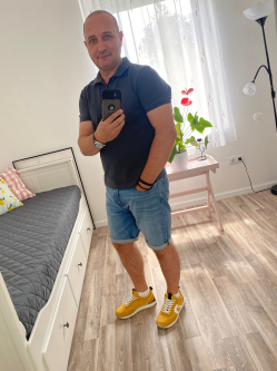 Attila, 55 �ves t�rskeres� f�rfi, Gy�r