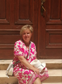 Ildik�, 61 �ves t�rskeres� n�, Szolnok
