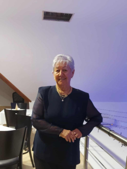 Judit, 75 �ves t�rskeres� n�, Duna�jv�ros