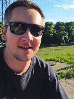 Istv�n, 45 �ves t�rskeres� f�rfi, Szeged
