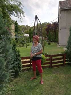 Lenke, 71 �ves t�rskeres� n�, Dabas