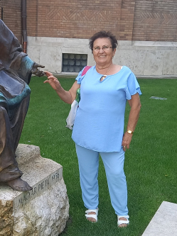 Ancika, 70 �ves t�rskeres� n�, Ny�rb�tor