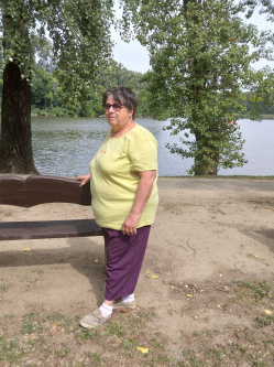 Zsuzsa, 72 �ves t�rskeres� n�, H�dmez�v�s�rhely