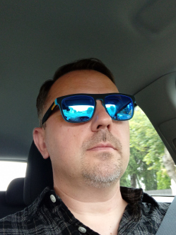 P�ter, 47 �ves t�rskeres� f�rfi, Hajd�b�sz�rm�ny