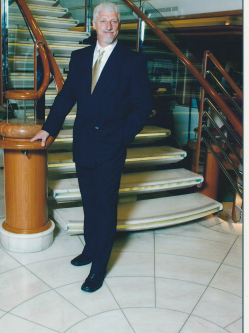 Zoltan, 70 �ves t�rskeres� f�rfi, P�cs