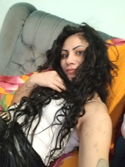 Szandra, 31 �ves t�rskeres� n�, F�zesabony