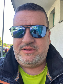 G�bor, 46 �ves t�rskeres� f�rfi, Sopron