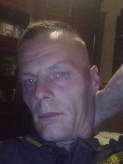 Bence, 38 éves társkereső férfi, Ács