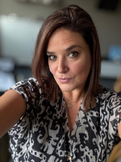 T�nde, 43 �ves szegedi t�rskeres� n�