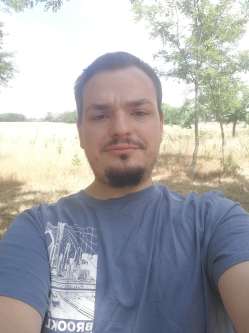 Gyula, 31 �ves t�rskeres� f�rfi, Cs�lyosp�los
