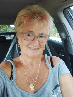 Marika, 70 �ves miskolci t�rskeres� n�