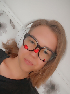 Kitti, 23 �ves t�rskeres� n�, Kaposv�r
