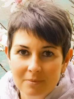Edit, 50 �ves t�rskeres� n�, B�k�scsaba