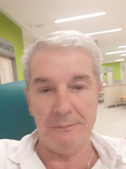 Zolt�n, 70 �ves t�rskeres� f�rfi, Duna�jv�ros