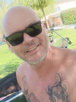 L�szl�, 50 �ves t�rskeres� f�rfi, Csorna