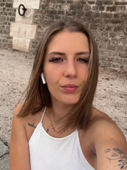 Ter�z, 28 �ves t�rskeres� n�, Debrecen