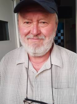 Ferenc, 72 �ves t�rskeres� f�rfi, Dusnok