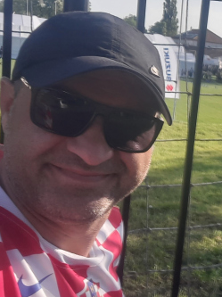 Janos, 41 �ves t�rskeres� f�rfi, Esztergom