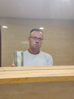 P�ter, 49 �ves t�rskeres� f�rfi, N�gr�d