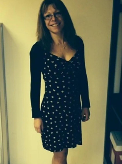 Petra, 43 �ves t�rskeres� n�, Gy�r