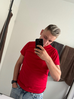 Viktor, 21 �ves t�rskeres� f�rfi, Eur�pa (egy�b)