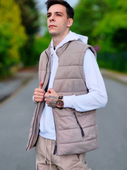 Ferenc, 24 �ves t�rskeres� f�rfi, �szak-Rajna-Vesztf�lia