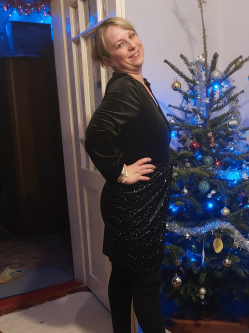 Erika, 51 �ves t�rskeres� n�, �jszilv�s
