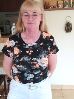 J�lia, 53 �ves t�rskeres� n�, Kiskunf�legyh�za