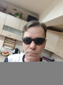 Zolt�n, 51 �ves t�rskeres� f�rfi, �zd