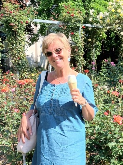 Csilla, 59 �ves lit�ri t�rskeres� n�
