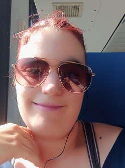 Nikolett, 31 �ves t�rskeres� n�, J�szboldogh�za