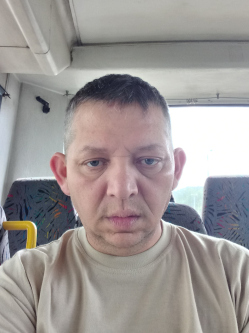 Zsolt, 53 �ves t�rskeres� f�rfi, Salg�tarj�n
