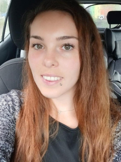 Sarolta, 37 �ves t�rskeres� n�, Szeged
