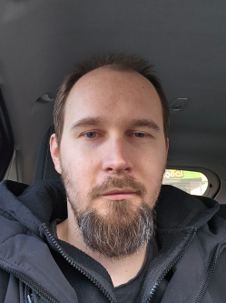 Attila, 32 �ves t�rskeres� f�rfi, Cs�kak�