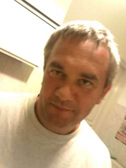 J�nos, 57 �ves t�rskeres� f�rfi, Hossz�p�lyi